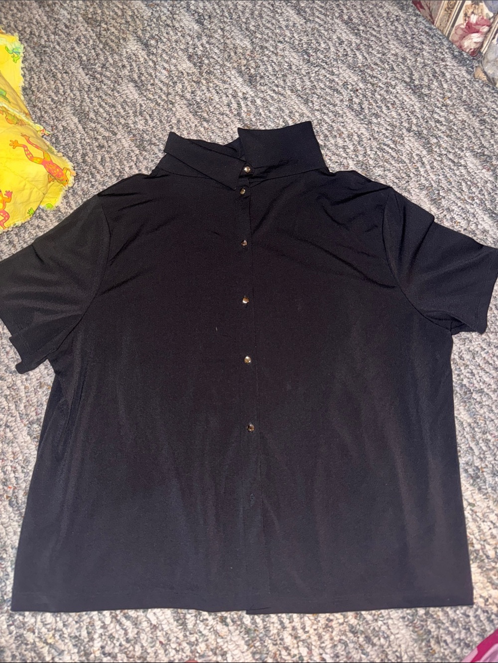H&M Black Short-Sleeve Button Down Shirt with Stand Collar